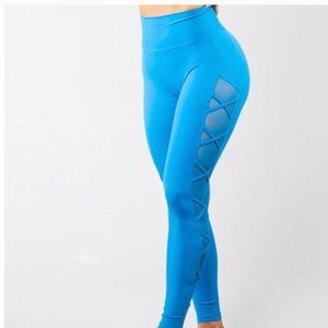 *NWOT* BuffBunny Cross My Heart Leggings